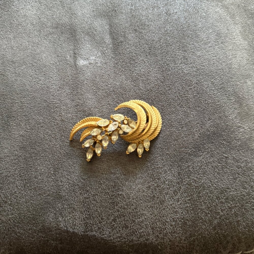 Vintage Gold-Tone Leaf & Crystal Rhinestone Brooch Pin